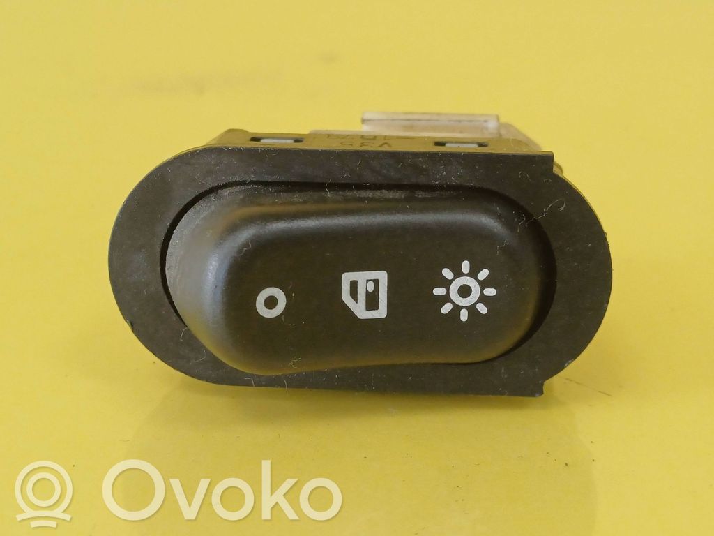 Interior lighting switch   4616058