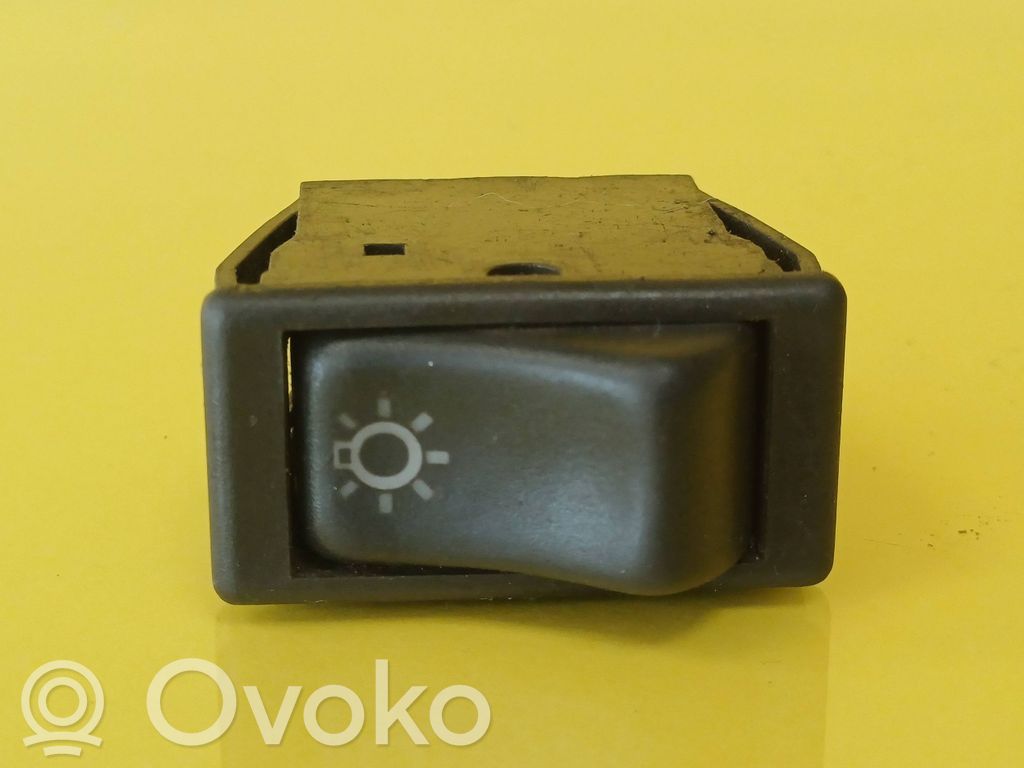 Interruptor de iluminación interior