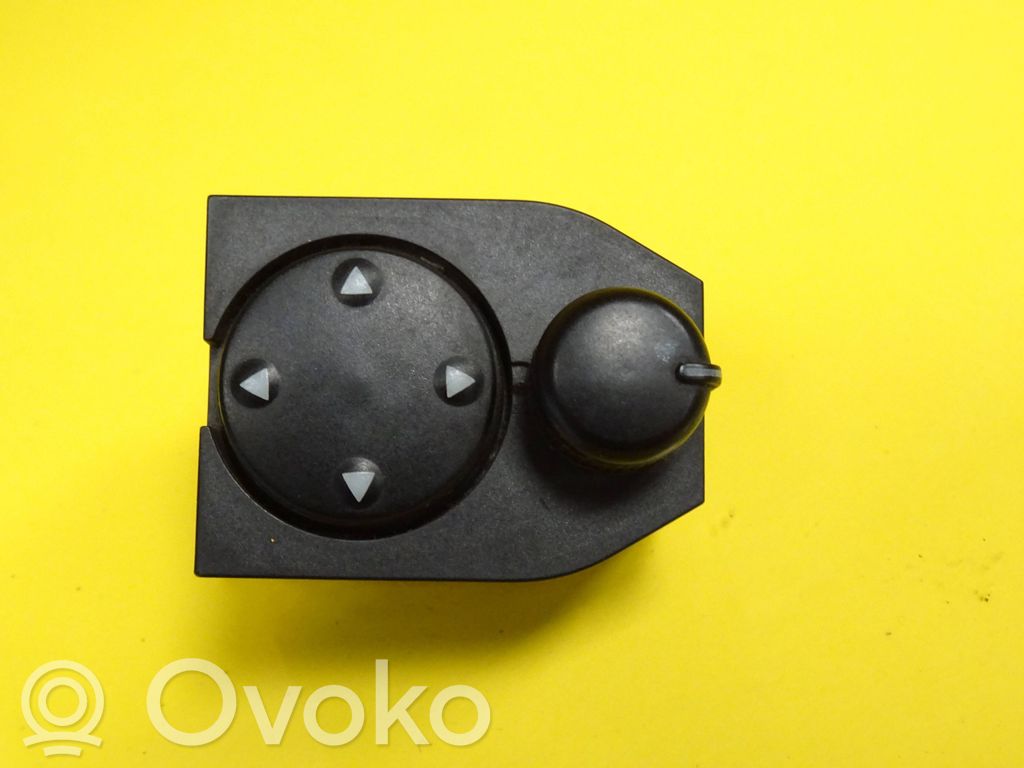 Audi A4 S4 B5 8D Wing mirror switch 