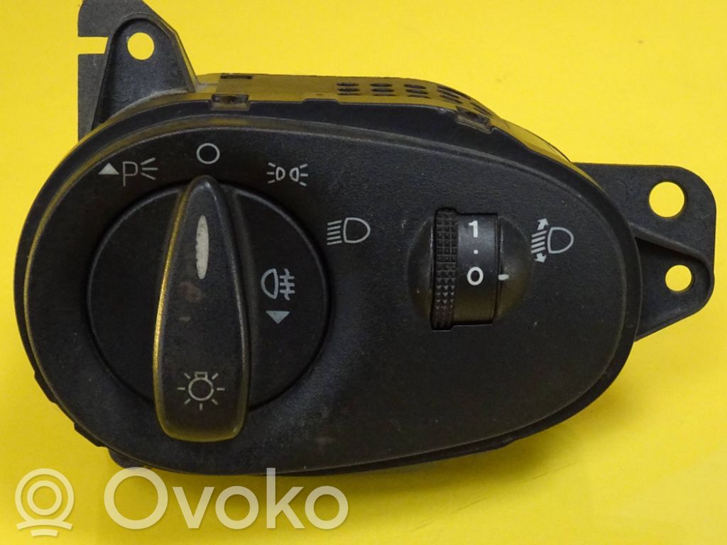 Ford Focus Light switch 