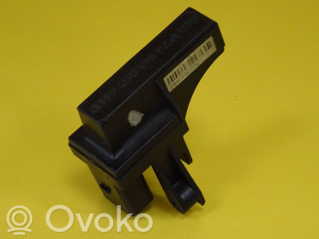 Audi A4 S4 B6 8E 8H Antenos stiprintuvas 
