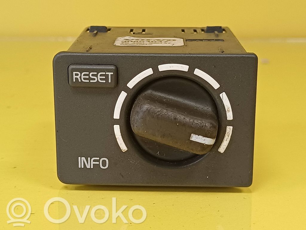 Volvo S40, V40 On-board computer control switch 