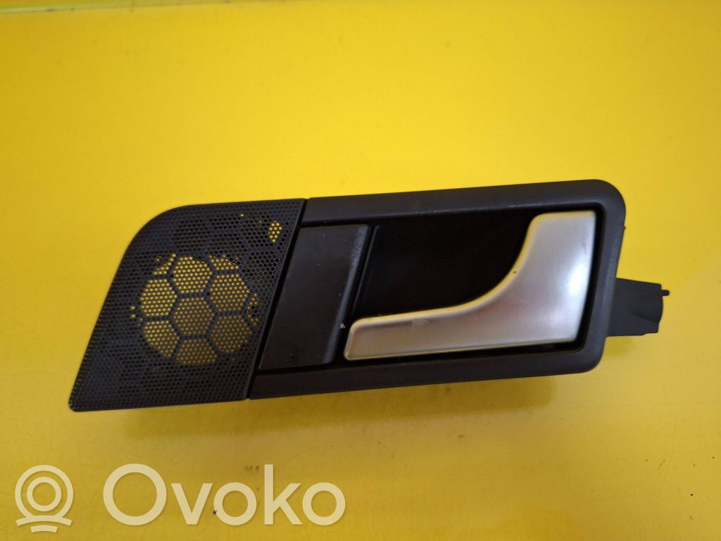 Manecilla interna puerta delantera   8Z0837020