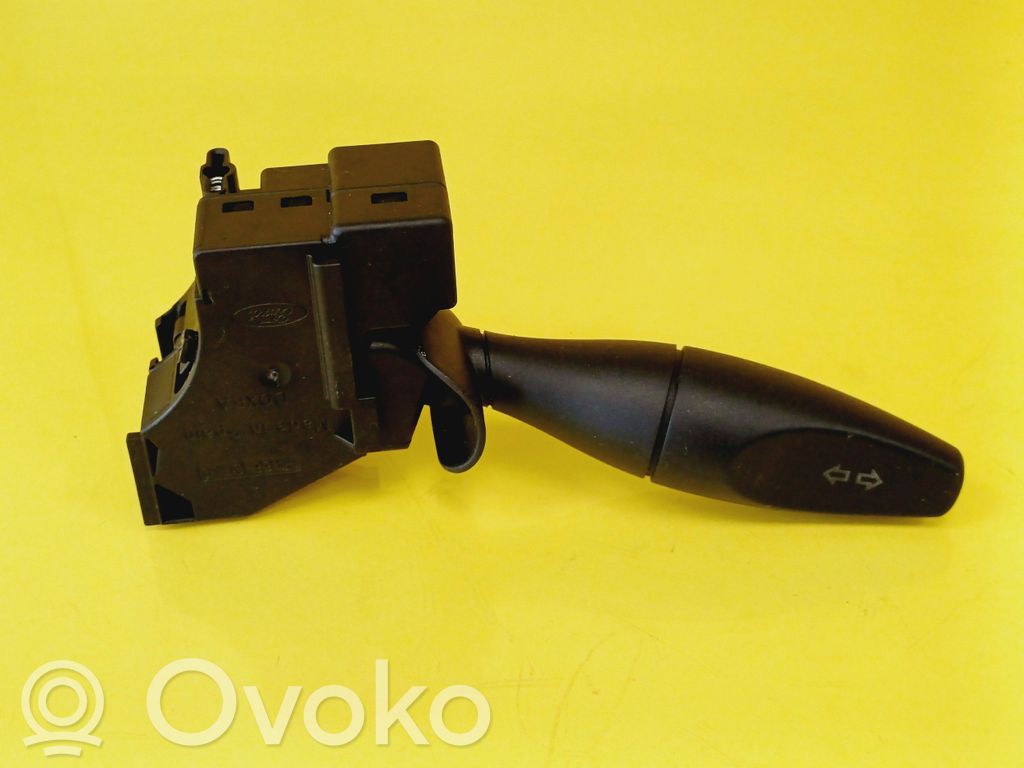 Ford Focus Suuntavilkun vipu 