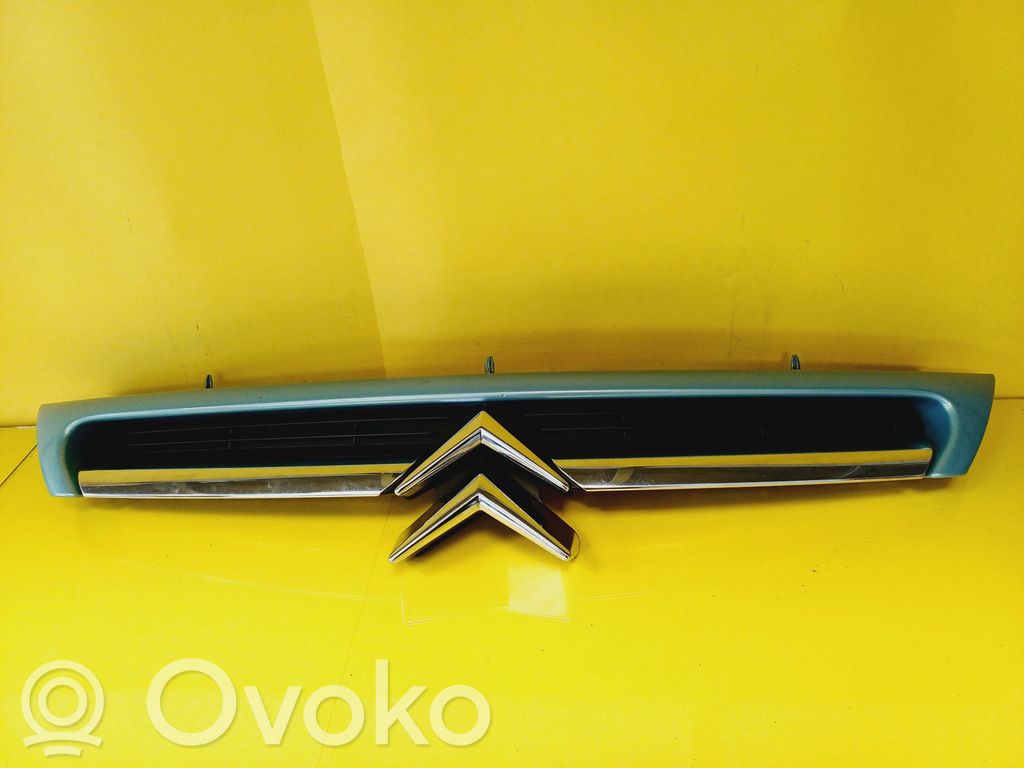 Front grill   1484199477D