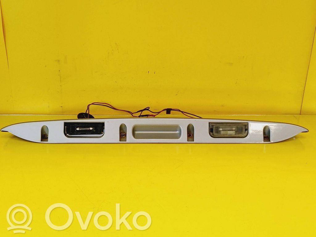 Chrysler Voyager Trunk door license plate light bar 