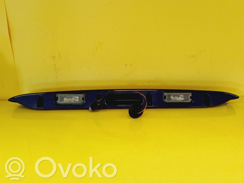 Chrysler Voyager Trunk door license plate light bar 