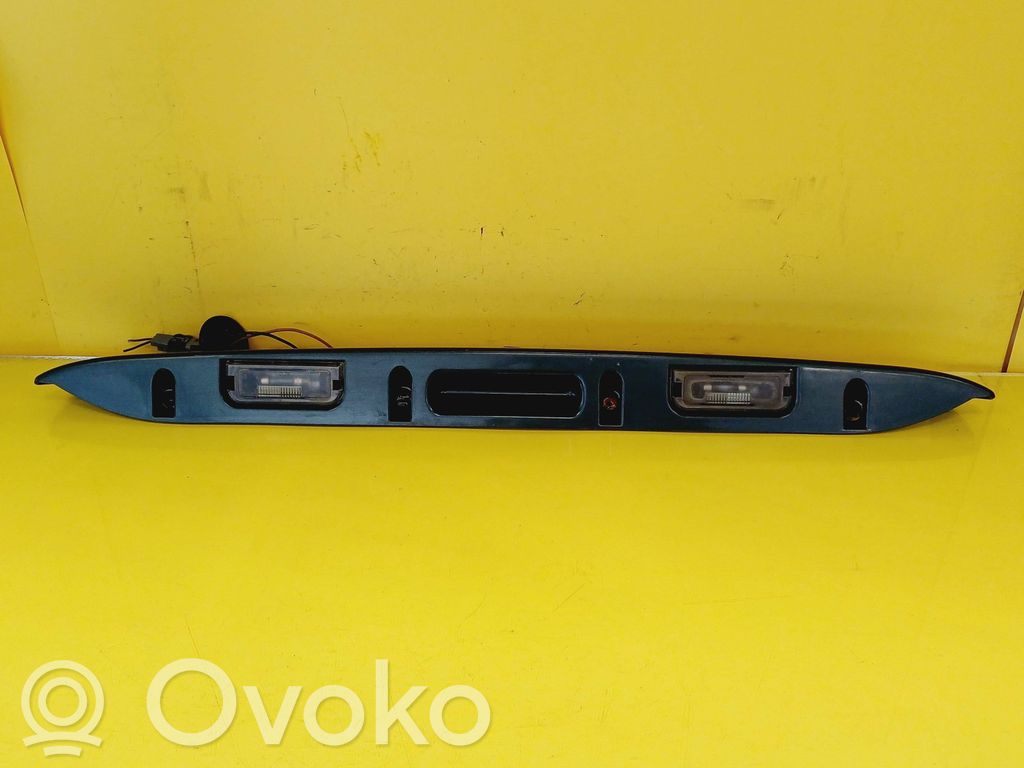 Chrysler Voyager Trunk door license plate light bar 