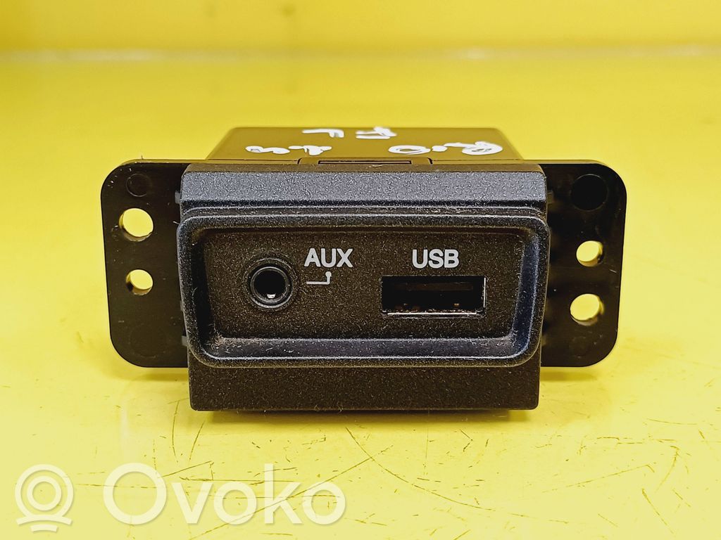 KIA Rio Gniazdo / Złącze USB 