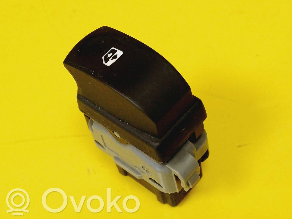 Renault Clio III Electric window control switch 