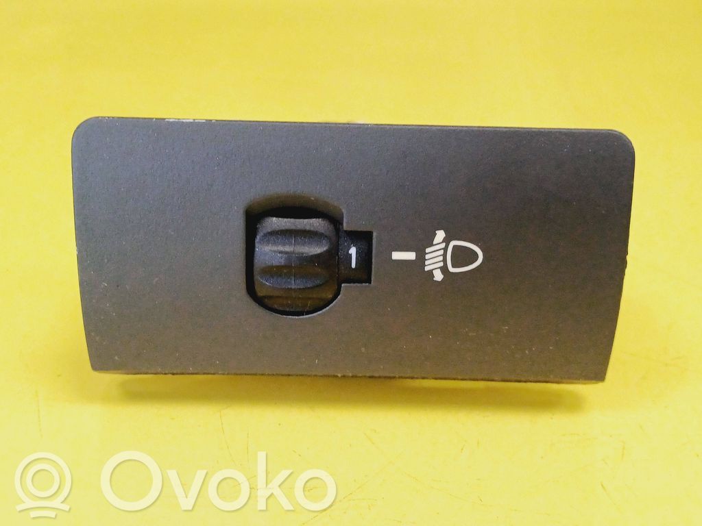 Renault Safrane Headlight level height control switch 