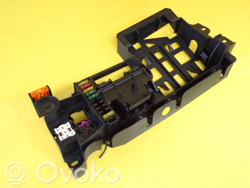 Fuse module   4E0971845