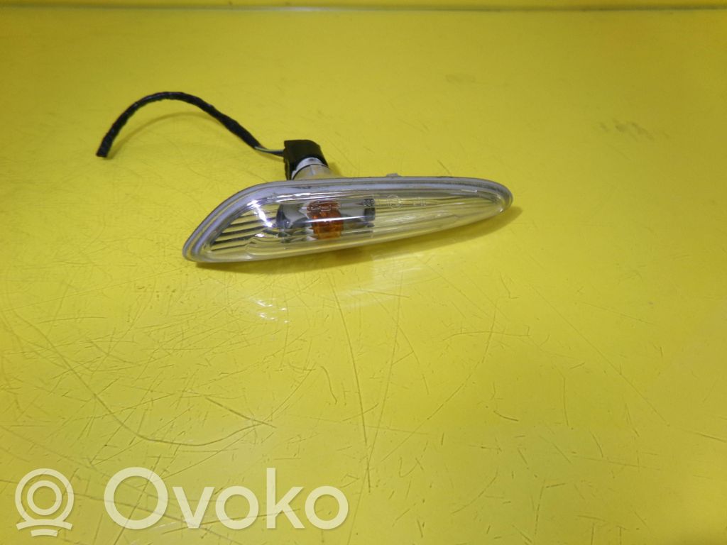 BMW 3 E46 Front fender indicator light 