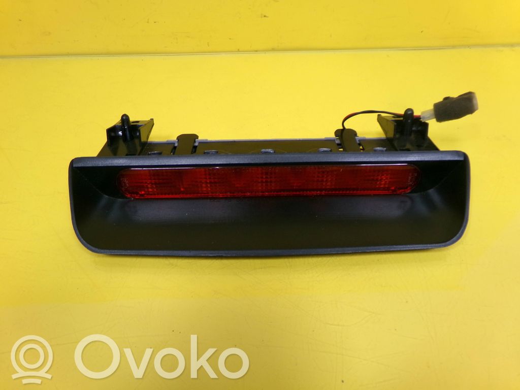 Chevrolet Rezzo Third/center stoplight 