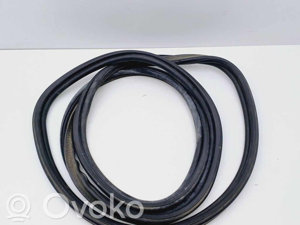 BMW 1 E81 E87 Bagažinės sandarinimo guma (ant kėbulo) 