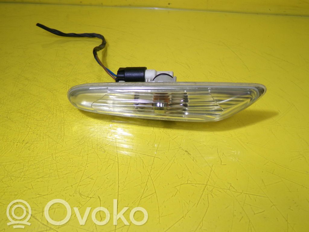 BMW 1 E81 E87 Front fender indicator light 
