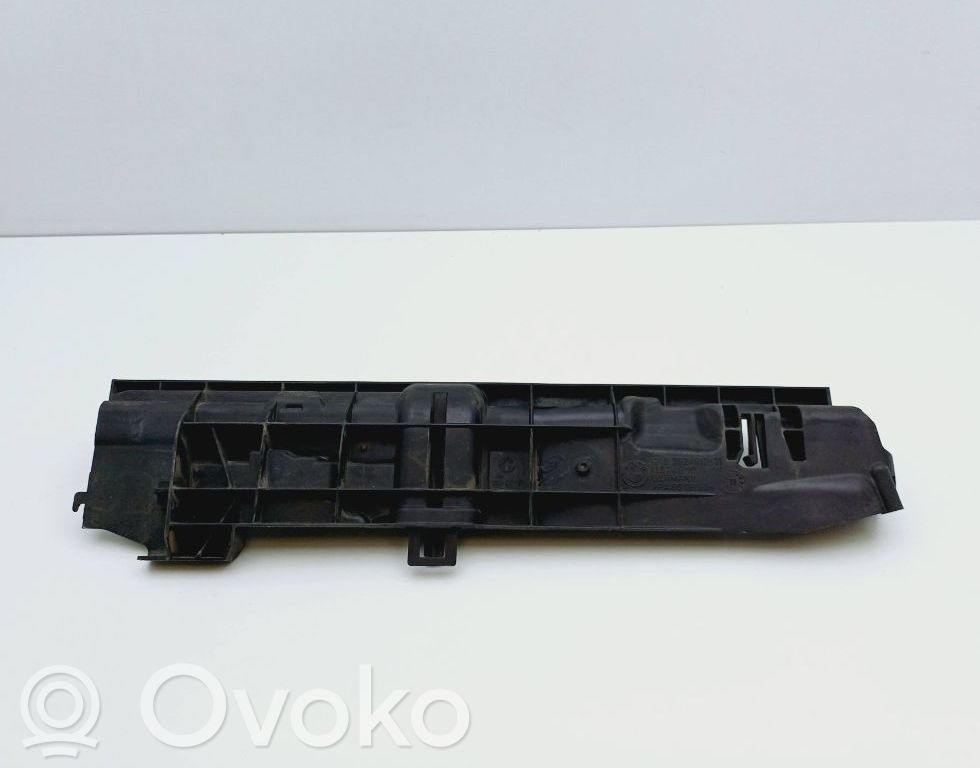 BMW 1 E81 E87 Fixation de radiateur 