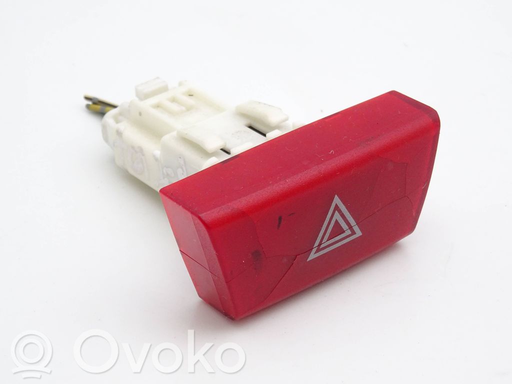 Peugeot 107 Hätävilkkujen kytkin 