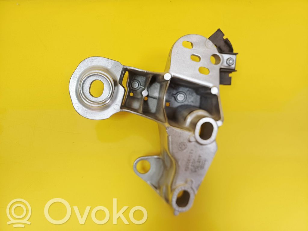 Engine mounting bracket   4B0199352