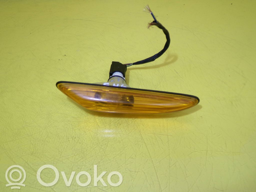 Front fender indicator light   4166R