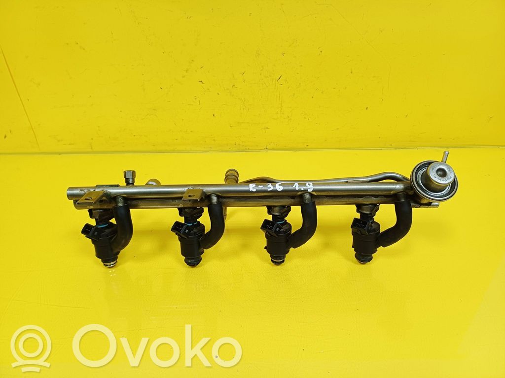 BMW 3 E36 Rampă alimentare injectoare 