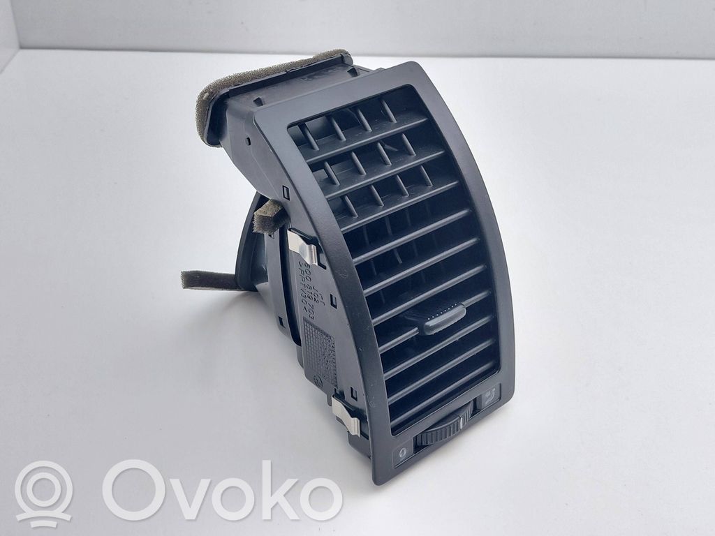 Volkswagen Polo IV 9N3 Boczna kratka nawiewu deski rozdzielczej 
