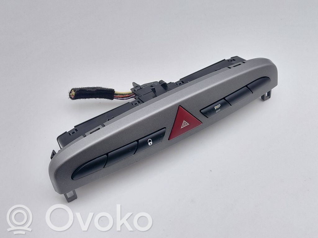 Peugeot 308 Avarinių žibintų jungtukas