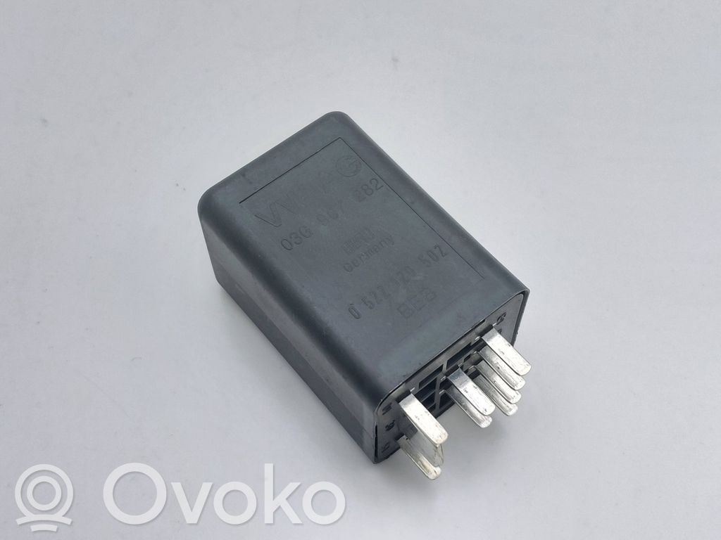 Volkswagen Touran I Glow plug pre-heat relay 