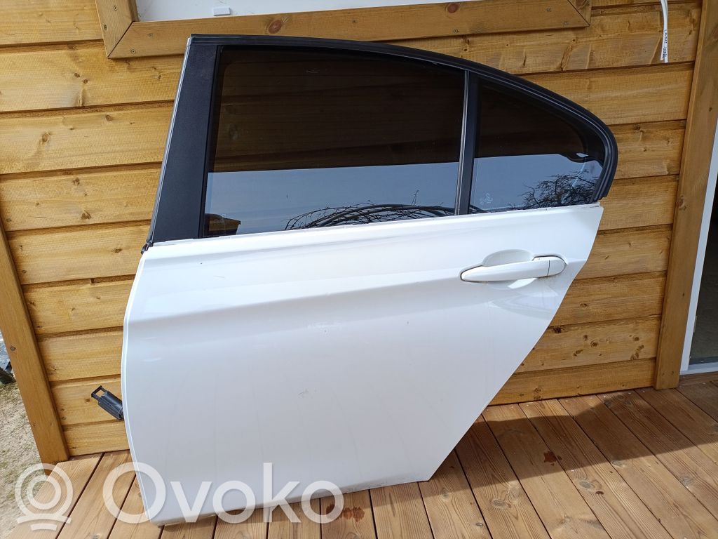 BMW 3 F30 F35 F31 Aizmugurējās durvis 