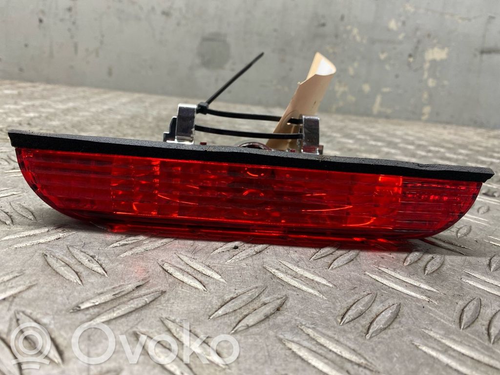 Third/center stoplight   B32L51580