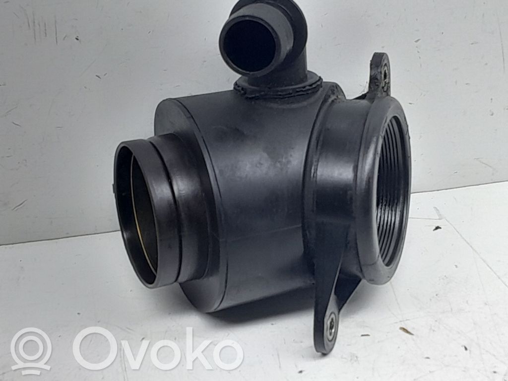 Audi A6 S6 C6 4F Turboahtimen ilmanoton letku 
