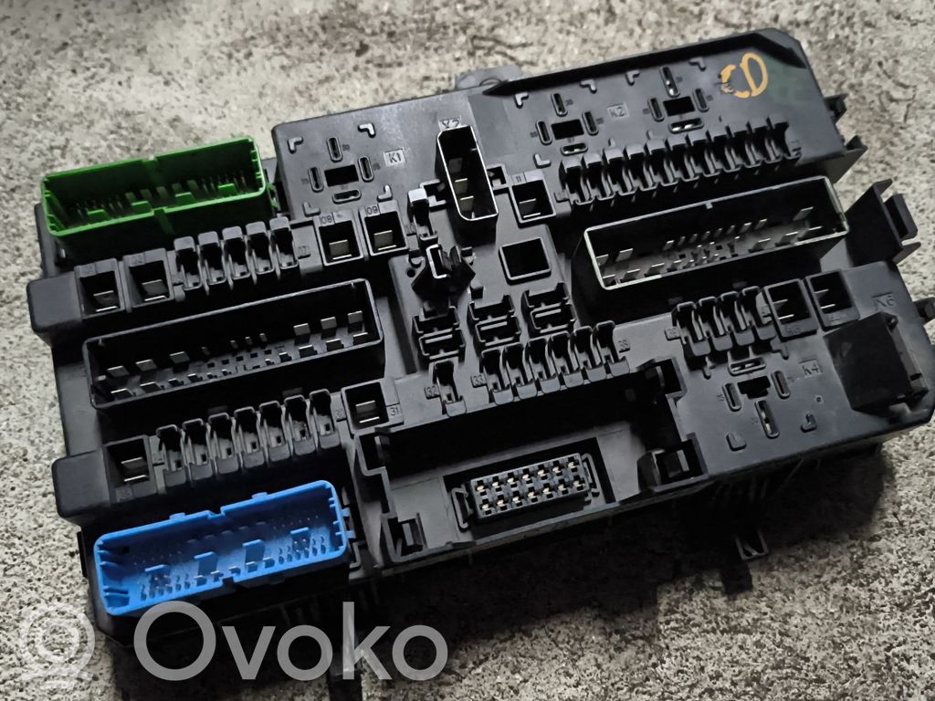 Opel Astra H Módulo de fusible 