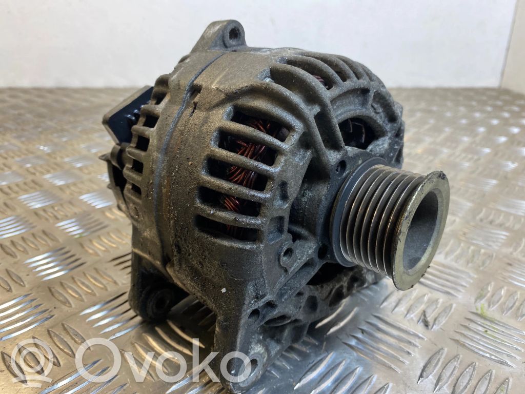 Renault Trafic II (X83) Alternador 