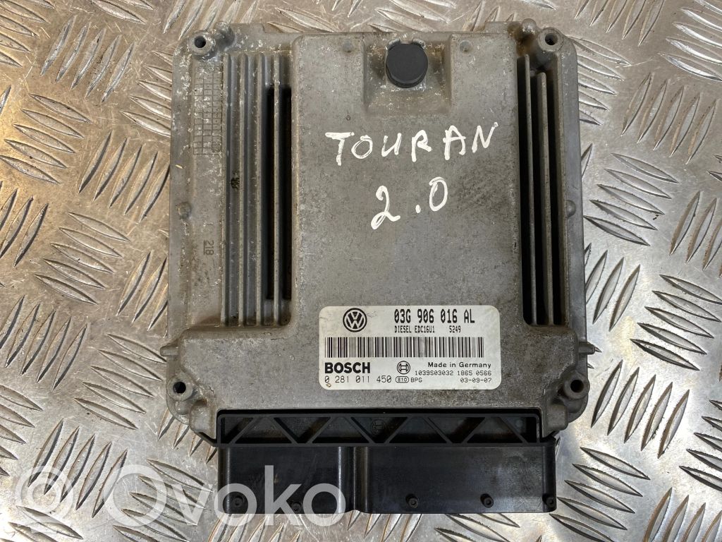 Volkswagen Touran I Engine control unit/module 