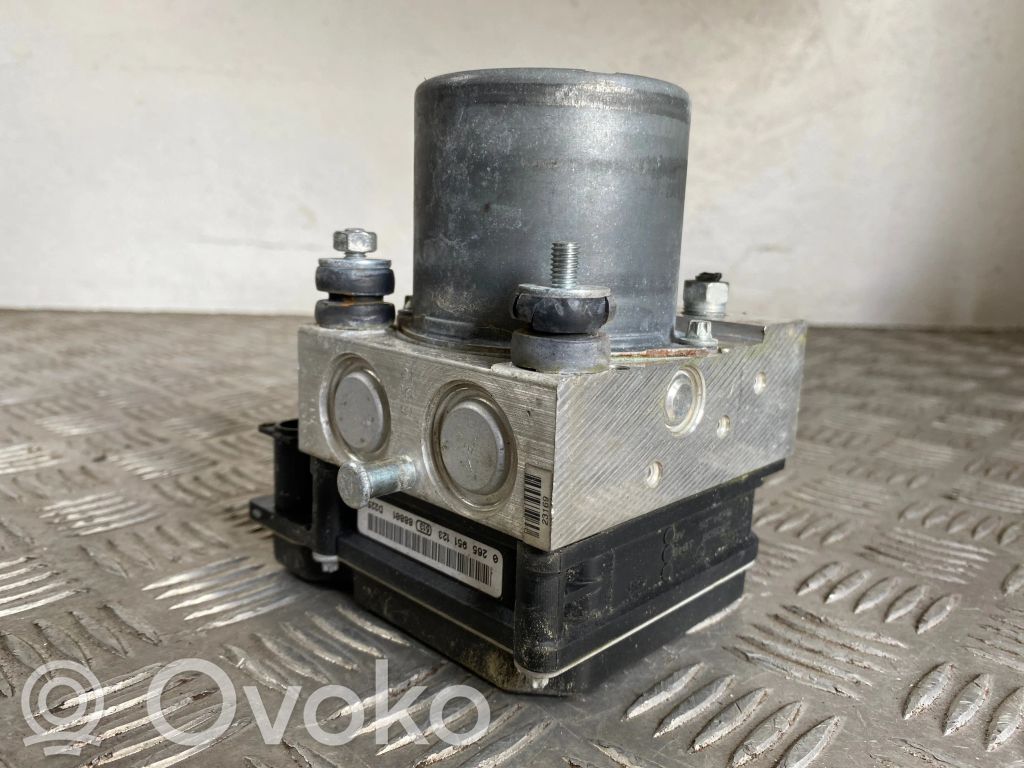 Engine control unit/module   27536SC020,0265230481,5456L0040608
