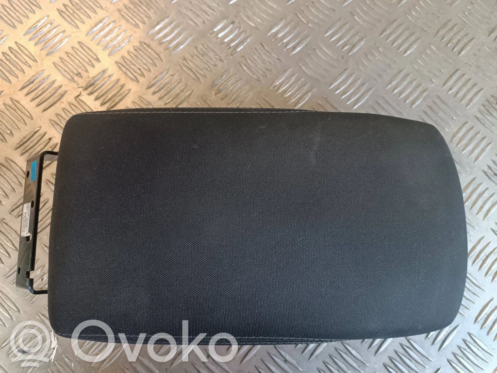 Nissan Qashqai Armrest 
