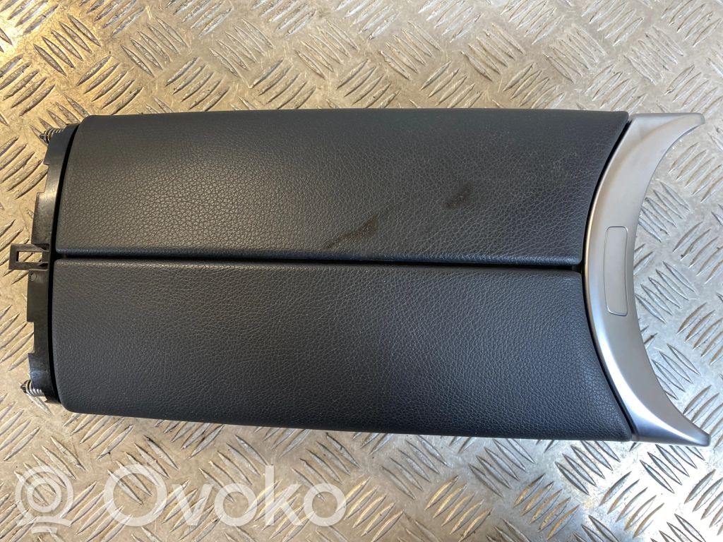 Mercedes-Benz C W205 Podłokietnik tunelu środkowego 