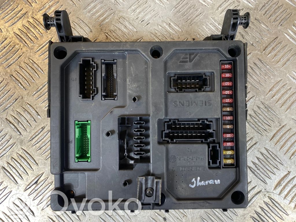 Volkswagen Sharan Fuse module 