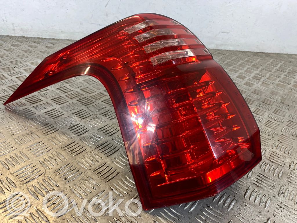 Peugeot 5008 Luz trasera/de freno 