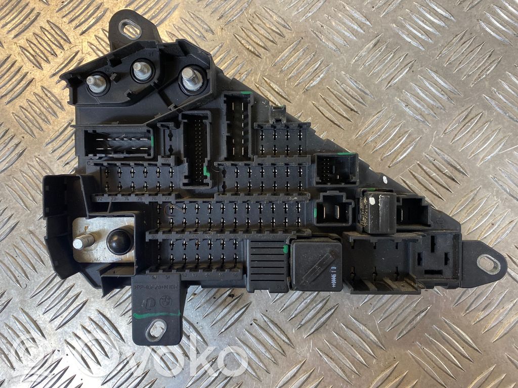 BMW 5 E60 E61 Fuse module 