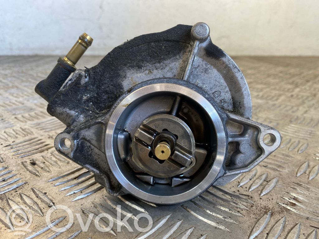 Audi Q5 SQ5 8R Vacuum pump 