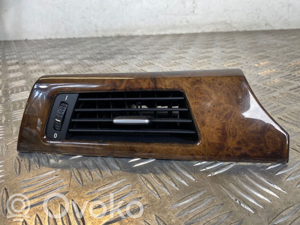 BMW 3 E90 E91 Moldura protectora de la rejilla de ventilación lateral del panel 