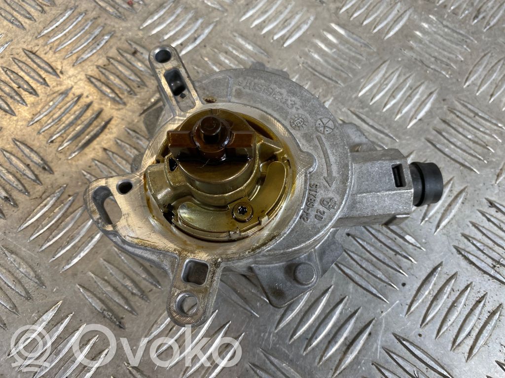 Ford Focus Vacuum pump 