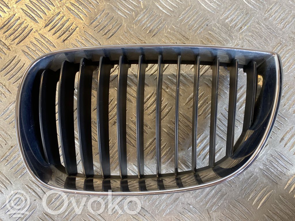 BMW 1 E81 E87 Front bumper upper radiator grill 