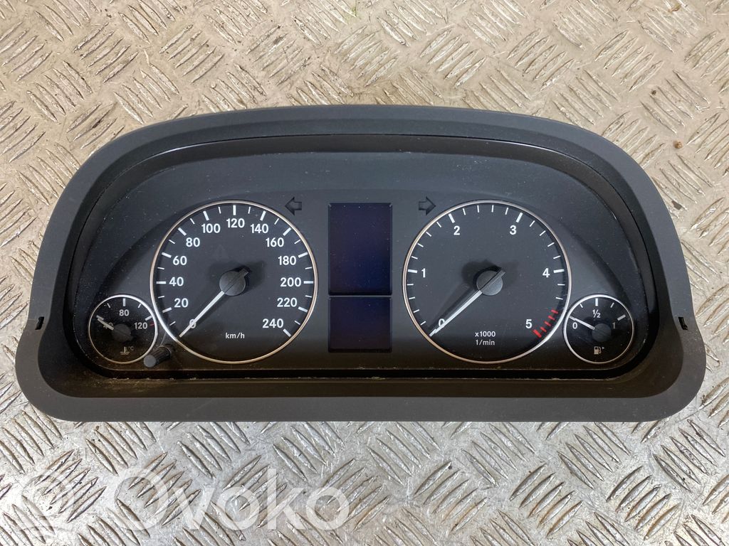 Mercedes-Benz A W169 Licznik / Prędkościomierz 