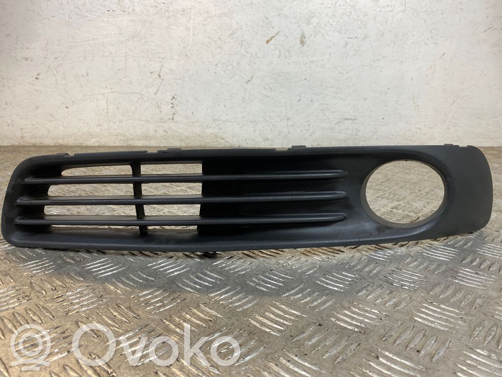 Subaru Legacy Grille antibrouillard avant 