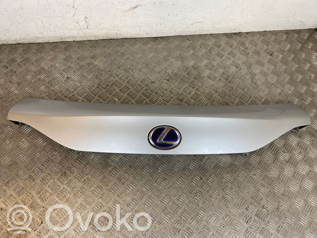 Lexus CT 200H Tailgate trim 