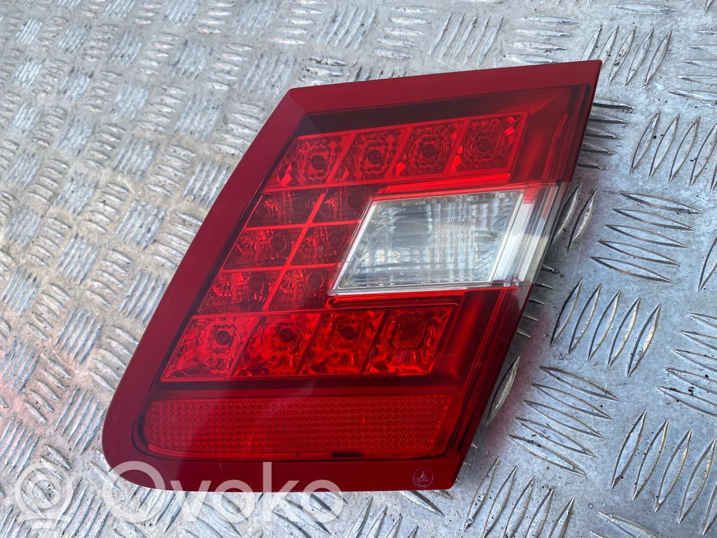 Mercedes-Benz E W212 Lampă spate în capacul portbagajului 