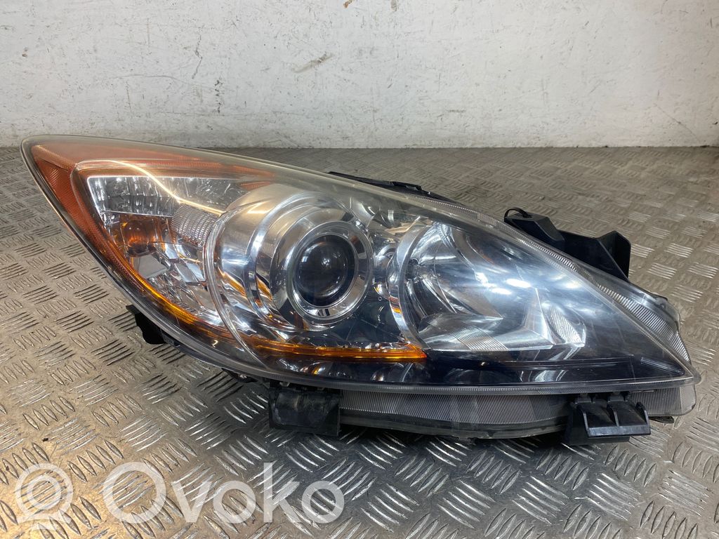 Mazda 3 II Lampa przednia 