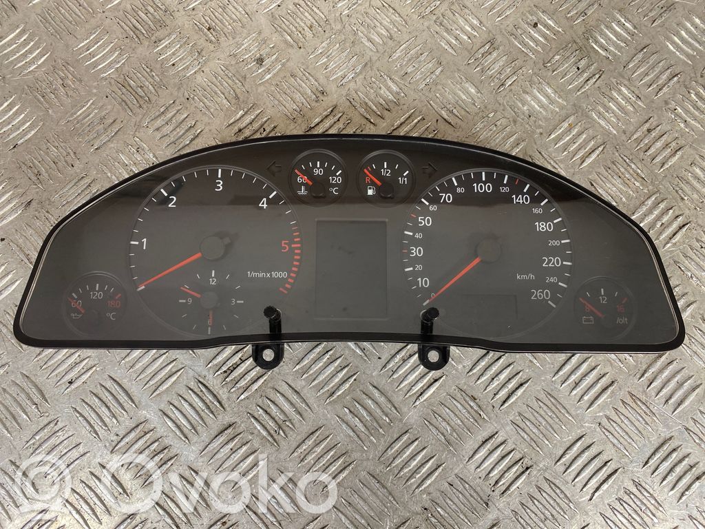Audi A6 S6 C5 4B Licznik / Prędkościomierz 